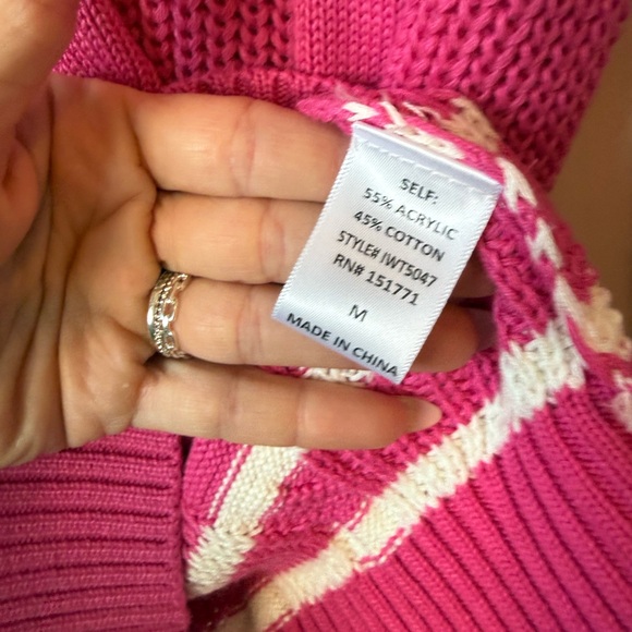 Le Lis hot pink & White V-Neck cable Sweater size medium - Picture 4 of 6